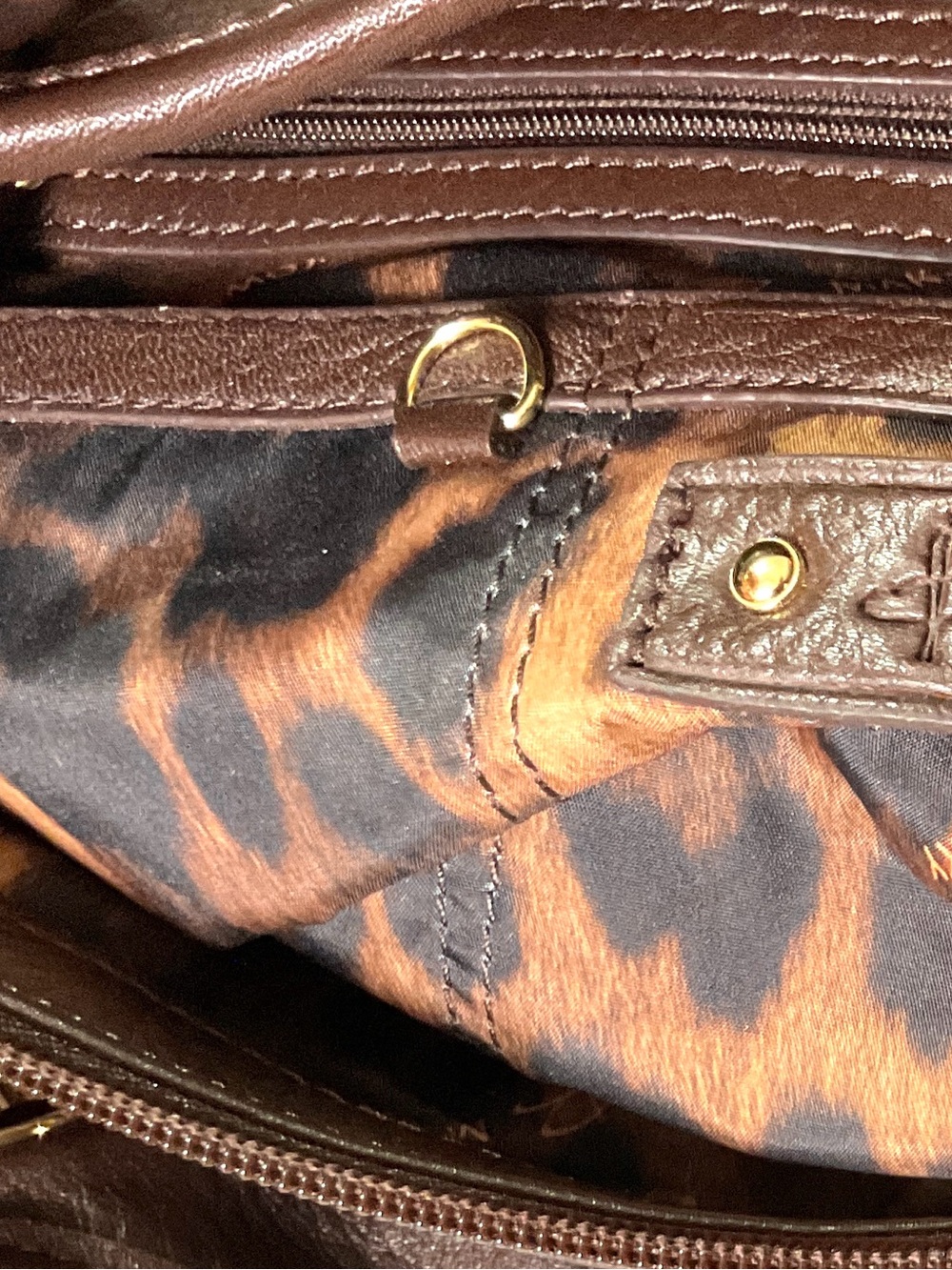 NWOT- B Makowsky brown, pleated, leather, goldtone hardware hobo shoulder bag - Picture 13 of 15